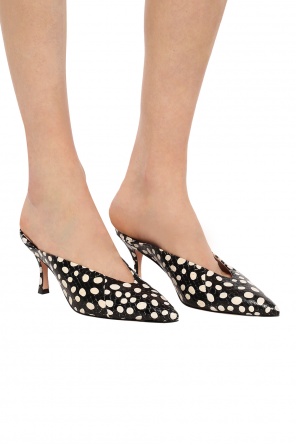 ‘lulah’ slides, zdjęcie 2 ‘lulah’ slides od Stuart Weitzman